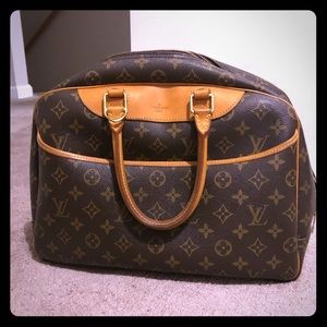 Authentic Louis Vuitton Monogram Deauville